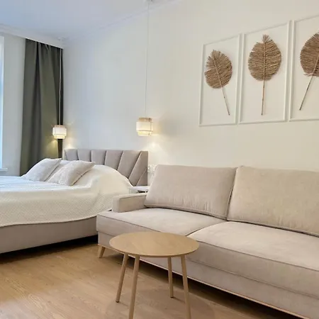 Seredino Apartment- Modern Comfort In A Quiet Location, 5 Minutes To Old Town & Seaside Apartment *